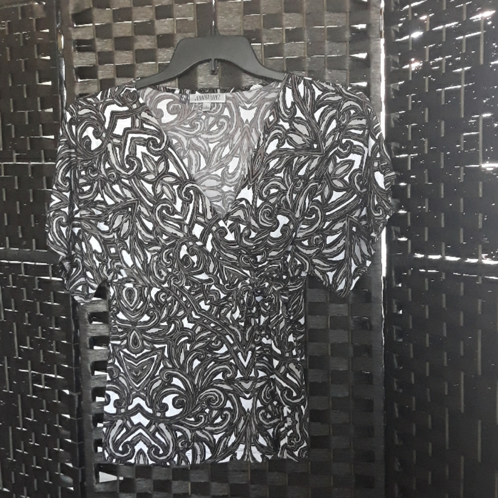 Black & White Patterned top